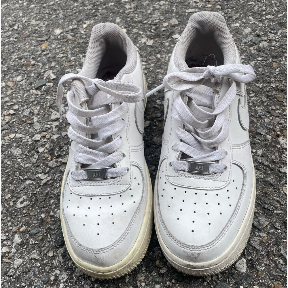 Nike Air Force 1’07 - Women -Size 6